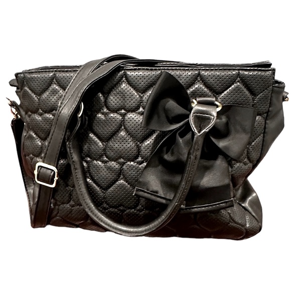 Betsey Johnson Handbags - NWOT BETSEY JOHNSON Heart Black purse
